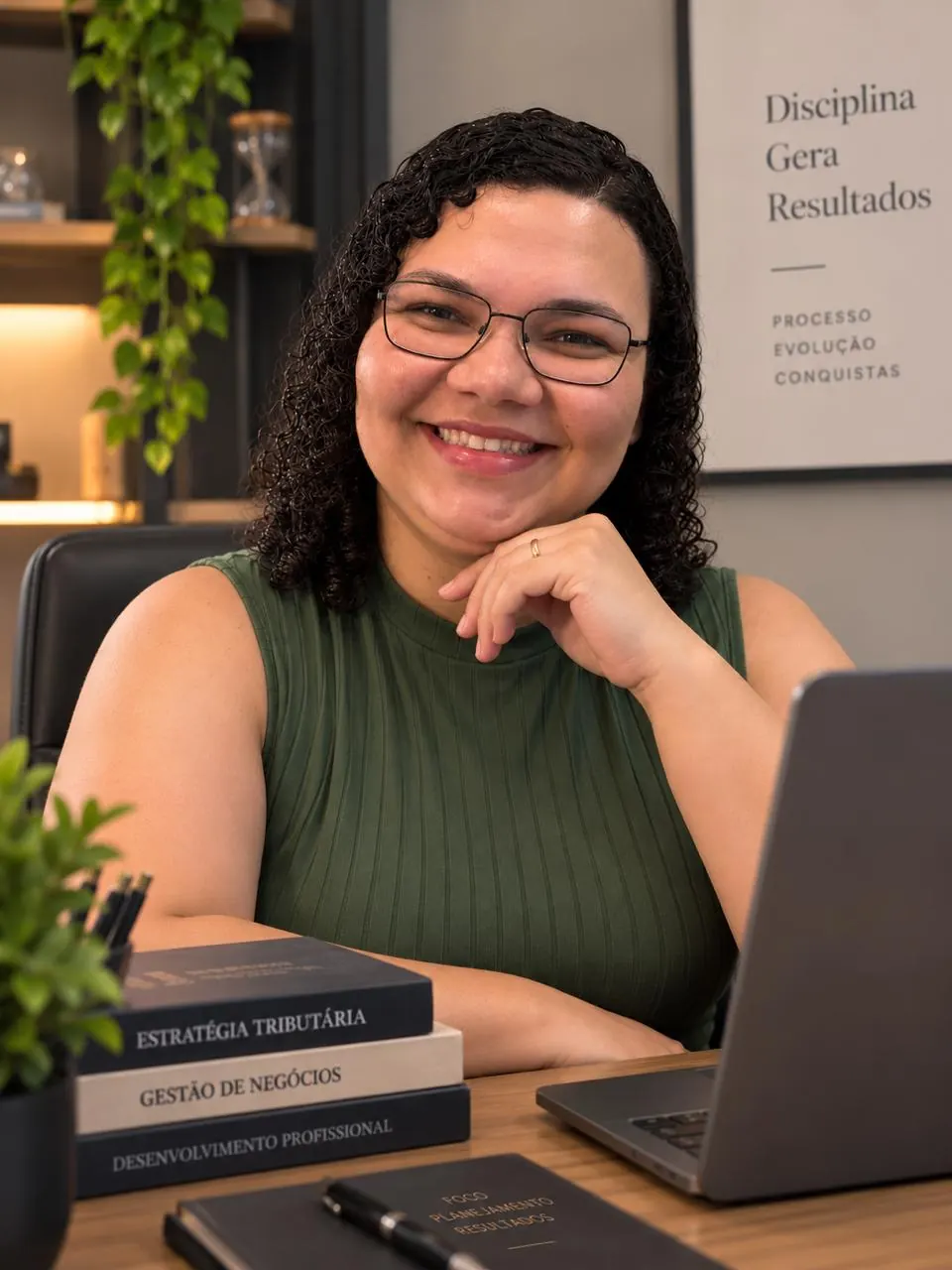 Vanessa Silva em seu escritório de contabilidade em Uberlândia